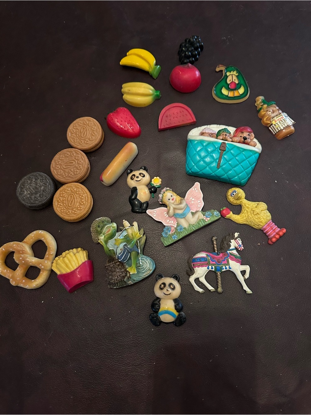 Bundle of vintage magnets